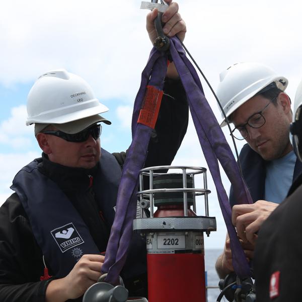 Exploring Front with Multiple Robots