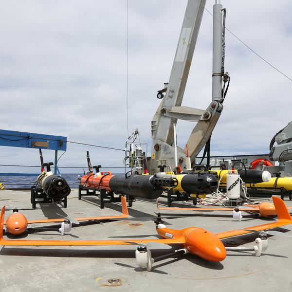 Exploring Front with Multiple Robots